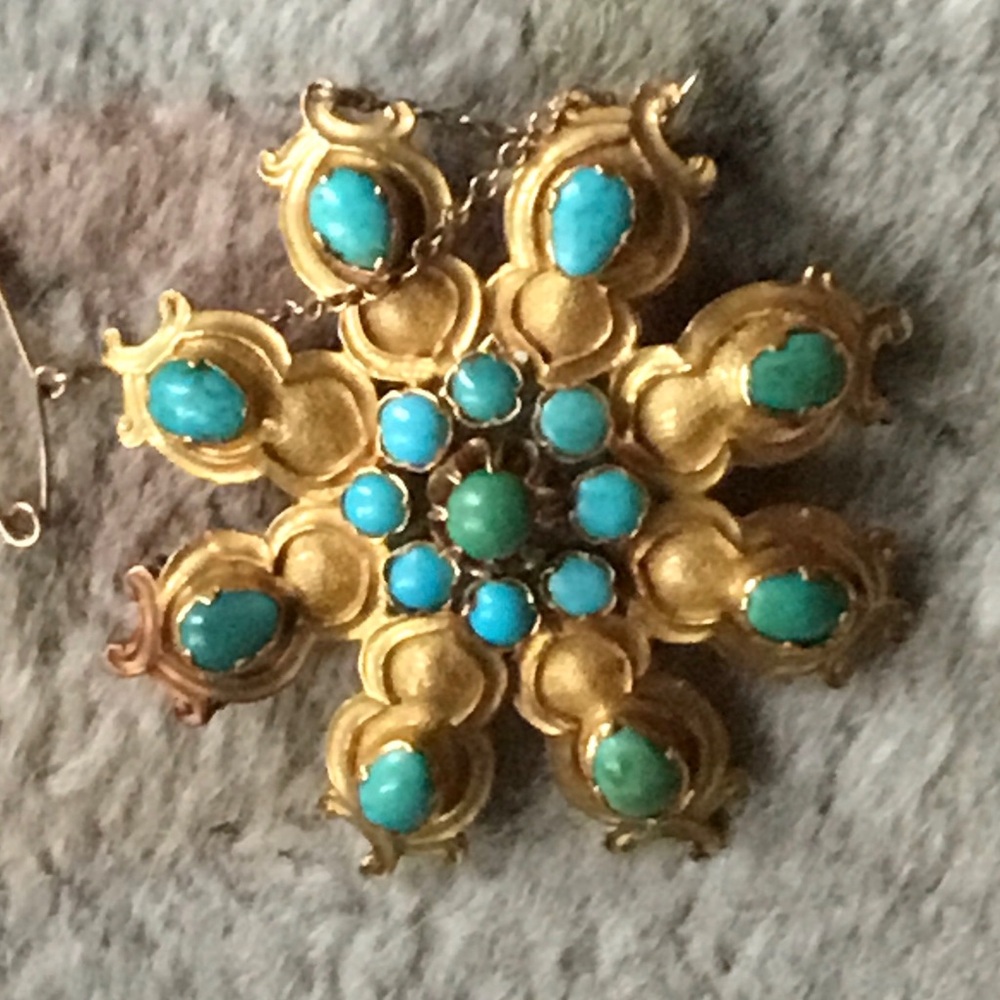 Tested 10kt yellow gold turquoise brooch with added safety pin